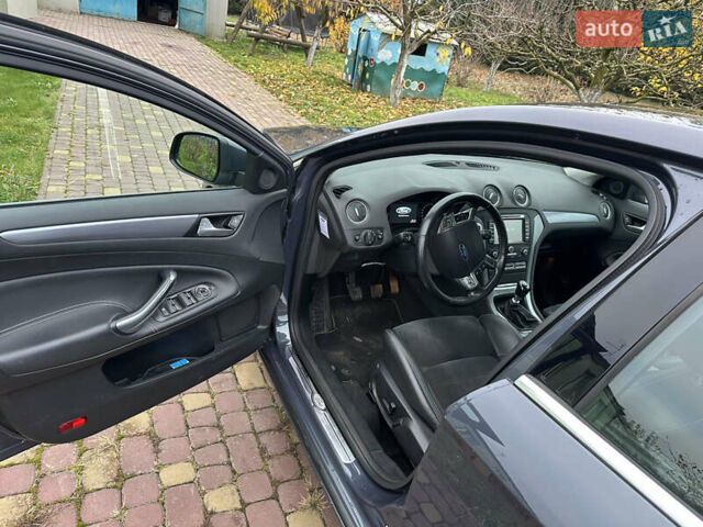 Серый Форд Мондео, объемом двигателя 1.56 л и пробегом 230 тыс. км за 10500 $, фото 26 на Automoto.ua