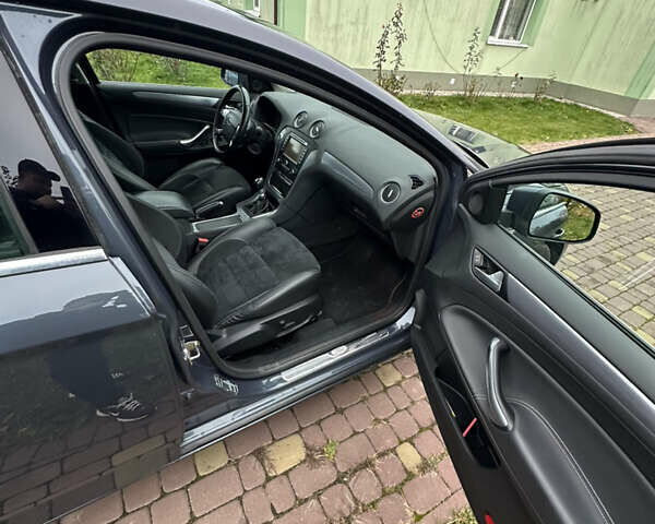 Серый Форд Мондео, объемом двигателя 1.56 л и пробегом 230 тыс. км за 10500 $, фото 42 на Automoto.ua