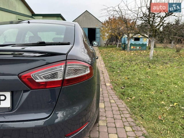 Серый Форд Мондео, объемом двигателя 1.56 л и пробегом 230 тыс. км за 10500 $, фото 55 на Automoto.ua