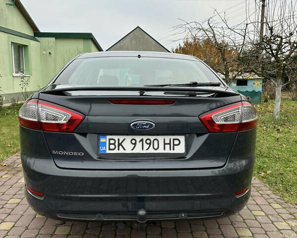 Серый Форд Мондео, объемом двигателя 1.56 л и пробегом 230 тыс. км за 10500 $, фото 6 на Automoto.ua