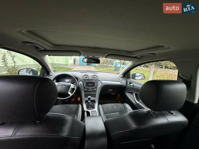 Серый Форд Мондео, объемом двигателя 1.56 л и пробегом 230 тыс. км за 10500 $, фото 38 на Automoto.ua