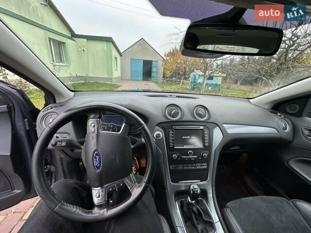 Серый Форд Мондео, объемом двигателя 1.56 л и пробегом 230 тыс. км за 10500 $, фото 27 на Automoto.ua