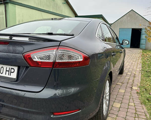 Серый Форд Мондео, объемом двигателя 1.56 л и пробегом 230 тыс. км за 10500 $, фото 4 на Automoto.ua