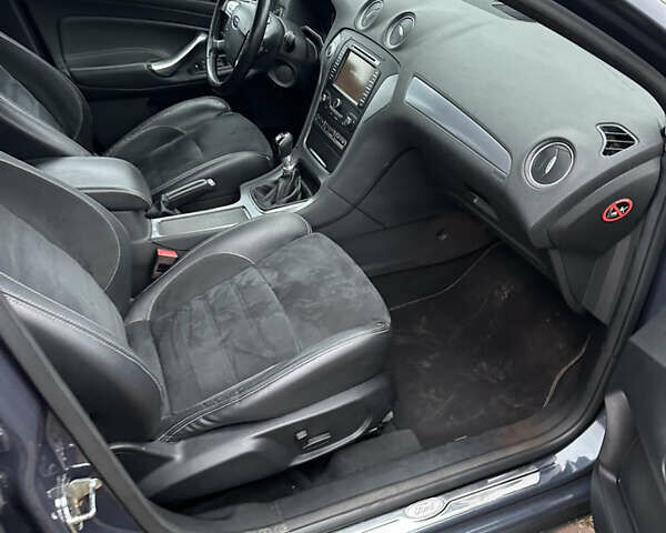 Серый Форд Мондео, объемом двигателя 1.56 л и пробегом 230 тыс. км за 10500 $, фото 45 на Automoto.ua