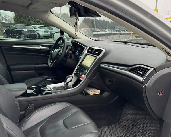 Серый Форд Мондео, объемом двигателя 2 л и пробегом 207 тыс. км за 11555 $, фото 21 на Automoto.ua