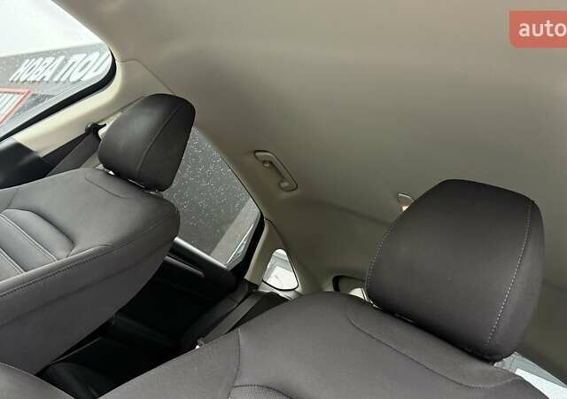 Серый Форд Мондео, объемом двигателя 2 л и пробегом 155 тыс. км за 13499 $, фото 18 на Automoto.ua