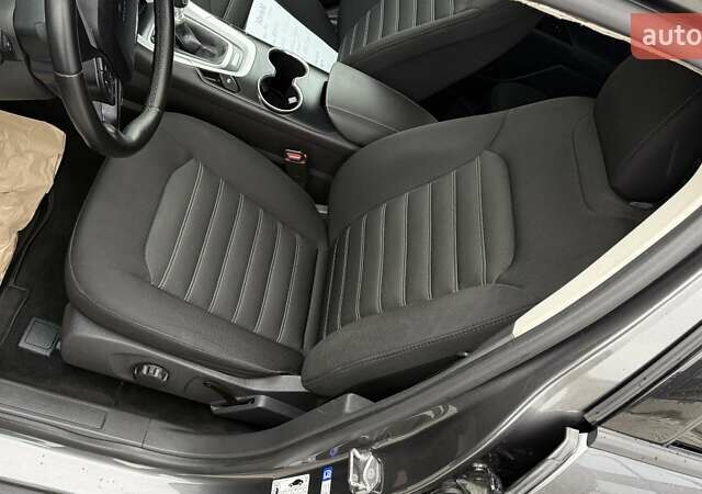 Серый Форд Мондео, объемом двигателя 2 л и пробегом 155 тыс. км за 13499 $, фото 13 на Automoto.ua