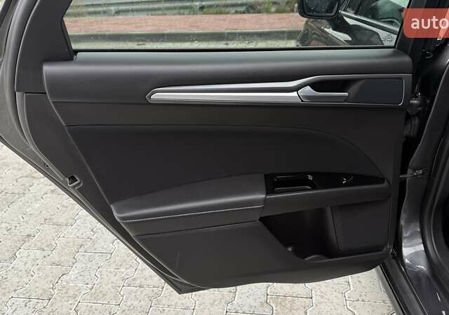 Серый Форд Мондео, объемом двигателя 2 л и пробегом 155 тыс. км за 13499 $, фото 19 на Automoto.ua