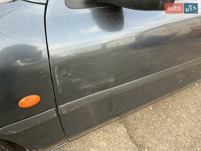 Серый Форд Мондео, объемом двигателя 1.6 л и пробегом 261 тыс. км за 2700 $, фото 10 на Automoto.ua