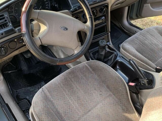 Серый Форд Мондео, объемом двигателя 1.8 л и пробегом 211 тыс. км за 1200 $, фото 5 на Automoto.ua