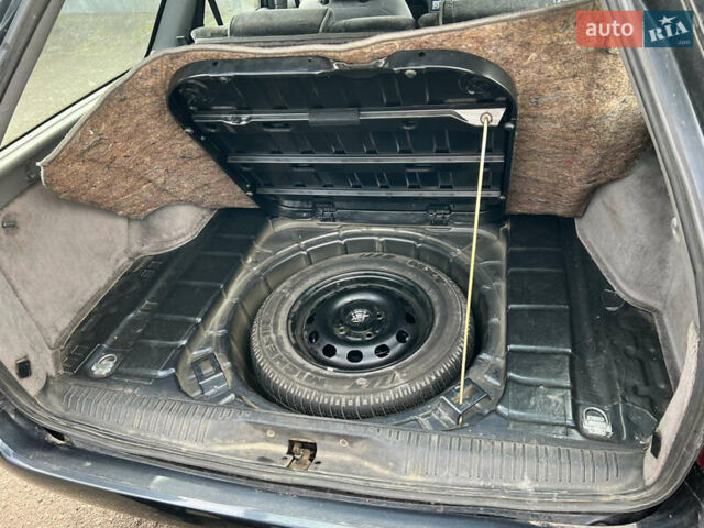 Серый Форд Мондео, объемом двигателя 1.6 л и пробегом 261 тыс. км за 2700 $, фото 6 на Automoto.ua