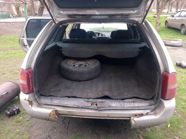 Серый Форд Мондео, объемом двигателя 1.6 л и пробегом 300 тыс. км за 800 $, фото 3 на Automoto.ua