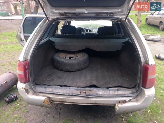 Серый Форд Мондео, объемом двигателя 1.6 л и пробегом 300 тыс. км за 800 $, фото 2 на Automoto.ua