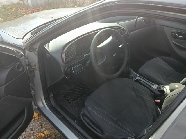 Сірий Форд Мондео, об'ємом двигуна 2.5 л та пробігом 1000 тис. км за 2500 $, фото 1 на Automoto.ua