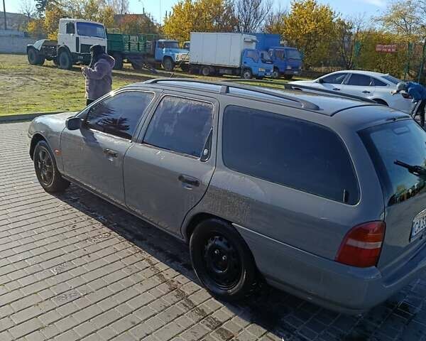 Сірий Форд Мондео, об'ємом двигуна 2.5 л та пробігом 100 тис. км за 2500 $, фото 3 на Automoto.ua