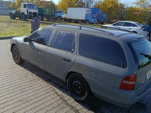 Сірий Форд Мондео, об'ємом двигуна 2.5 л та пробігом 1000 тис. км за 2500 $, фото 2 на Automoto.ua