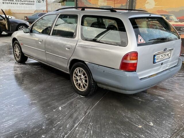 Серый Форд Мондео, объемом двигателя 1.8 л и пробегом 250 тыс. км за 1500 $, фото 5 на Automoto.ua