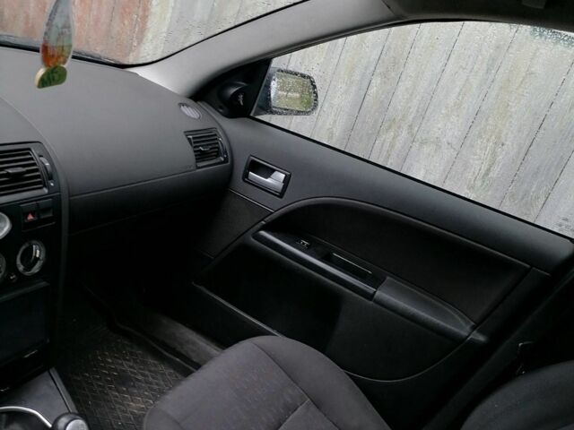 Серый Форд Мондео, объемом двигателя 2 л и пробегом 360 тыс. км за 2500 $, фото 7 на Automoto.ua