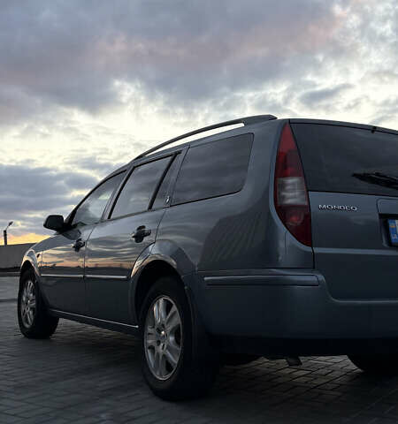 Серый Форд Мондео, объемом двигателя 2 л и пробегом 300 тыс. км за 4341 $, фото 5 на Automoto.ua