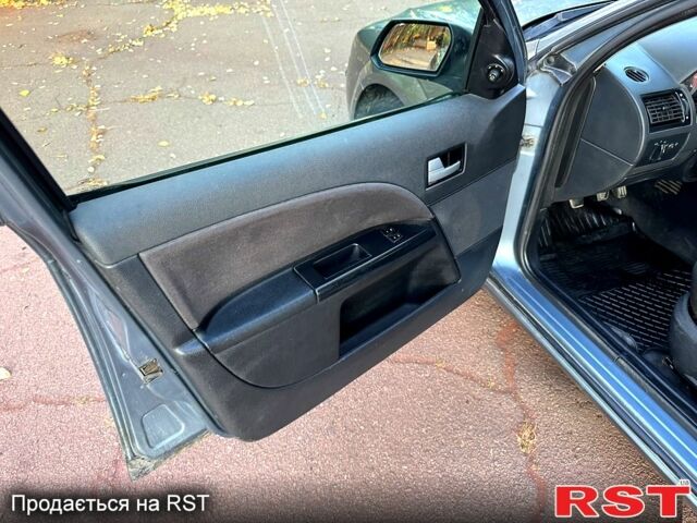 Серый Форд Мондео, объемом двигателя 1.8 л и пробегом 360 тыс. км за 2650 $, фото 5 на Automoto.ua