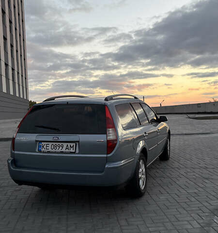 Серый Форд Мондео, объемом двигателя 2 л и пробегом 300 тыс. км за 4341 $, фото 1 на Automoto.ua