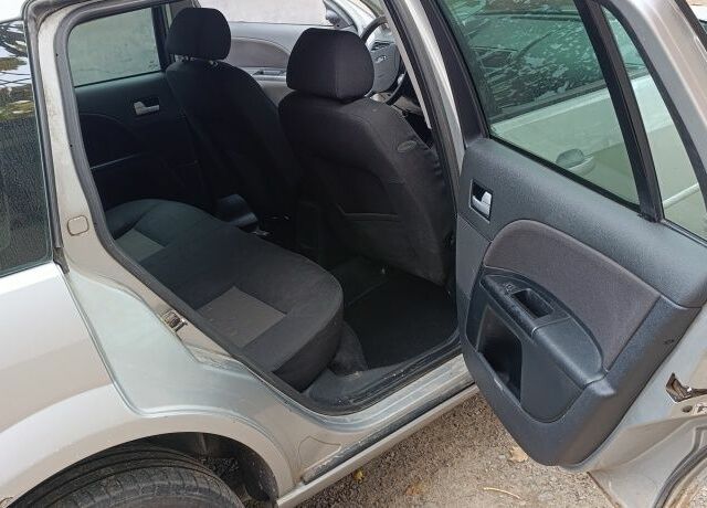 Сірий Форд Мондео, об'ємом двигуна 2 л та пробігом 326 тис. км за 2300 $, фото 7 на Automoto.ua