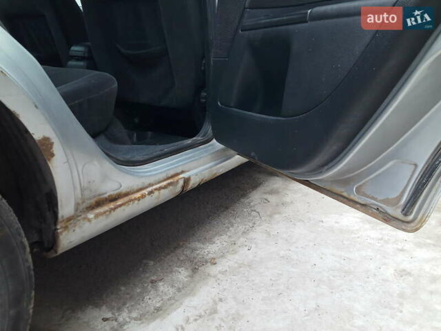 Серый Форд Мондео, объемом двигателя 2 л и пробегом 424 тыс. км за 2500 $, фото 18 на Automoto.ua