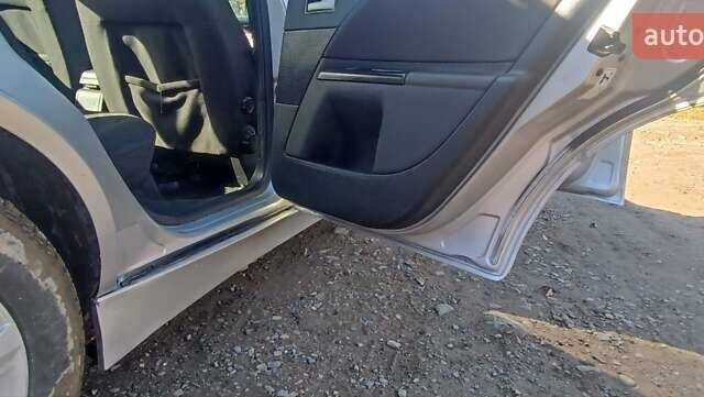 Сірий Форд Мондео, об'ємом двигуна 2 л та пробігом 412 тис. км за 3100 $, фото 20 на Automoto.ua