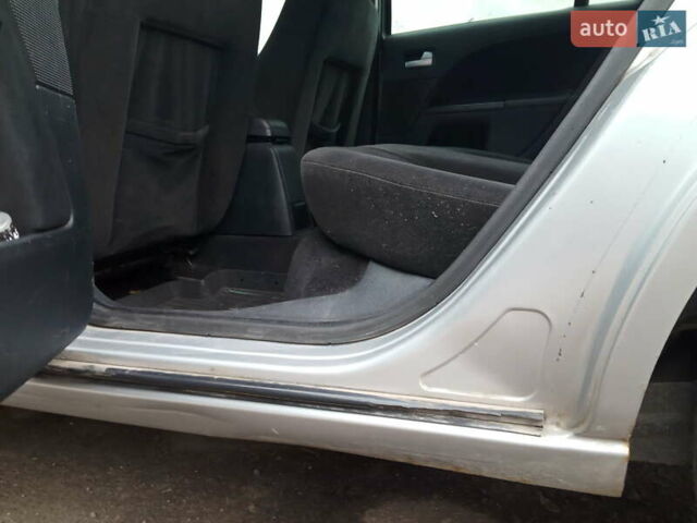 Серый Форд Мондео, объемом двигателя 2 л и пробегом 424 тыс. км за 2500 $, фото 17 на Automoto.ua