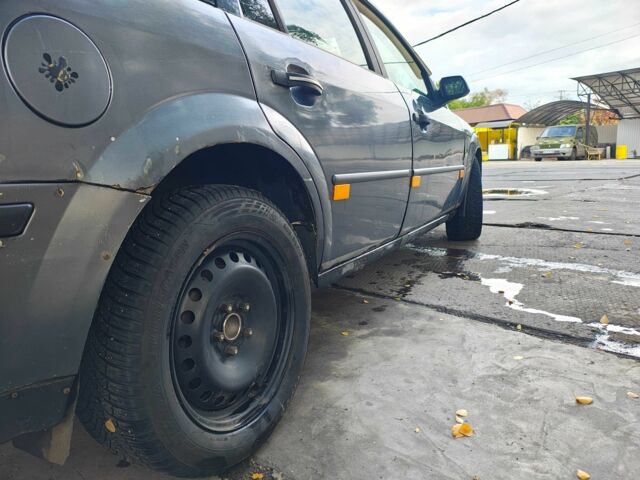 Сірий Форд Мондео, об'ємом двигуна 2 л та пробігом 370 тис. км за 1909 $, фото 2 на Automoto.ua