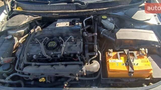 Серый Форд Мондео, объемом двигателя 2 л и пробегом 412 тыс. км за 2799 $, фото 13 на Automoto.ua