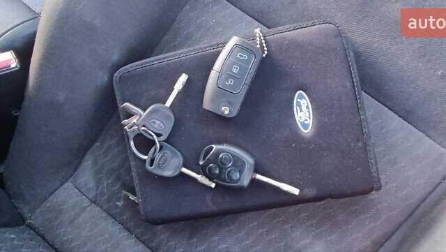 Серый Форд Мондео, объемом двигателя 2 л и пробегом 412 тыс. км за 2799 $, фото 15 на Automoto.ua