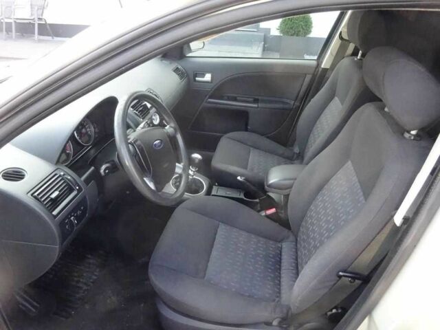 Серый Форд Мондео, объемом двигателя 1.8 л и пробегом 113 тыс. км за 11265 $, фото 6 на Automoto.ua