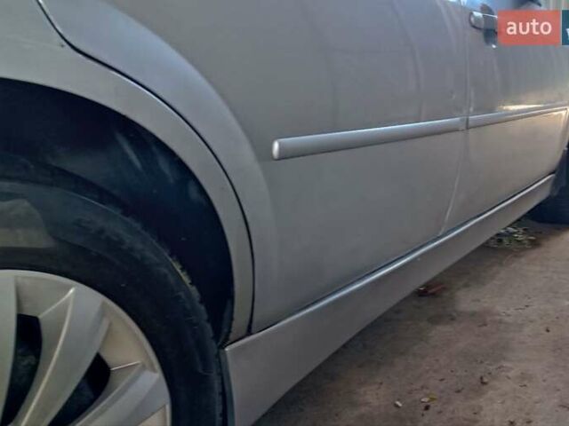 Серый Форд Мондео, объемом двигателя 2 л и пробегом 412 тыс. км за 2799 $, фото 7 на Automoto.ua