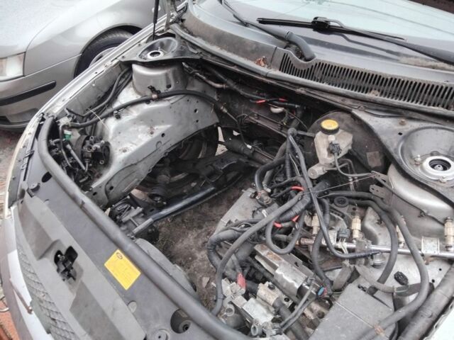 Серый Форд Мондео, объемом двигателя 1.8 л и пробегом 230 тыс. км за 1000 $, фото 5 на Automoto.ua