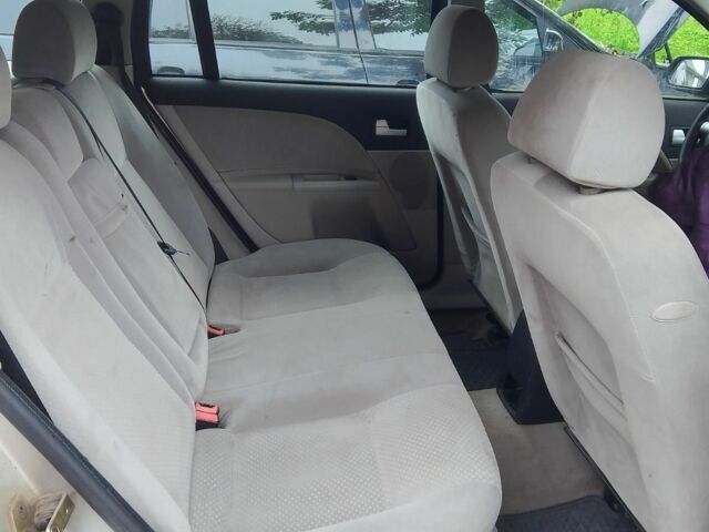 Серый Форд Мондео, объемом двигателя 0 л и пробегом 3 тыс. км за 479 $, фото 4 на Automoto.ua