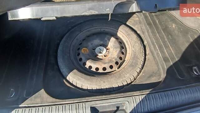 Сірий Форд Мондео, об'ємом двигуна 2 л та пробігом 412 тис. км за 3100 $, фото 11 на Automoto.ua