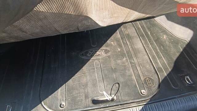 Сірий Форд Мондео, об'ємом двигуна 2 л та пробігом 412 тис. км за 3100 $, фото 8 на Automoto.ua