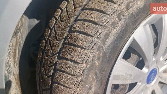 Сірий Форд Мондео, об'ємом двигуна 2 л та пробігом 412 тис. км за 3100 $, фото 28 на Automoto.ua