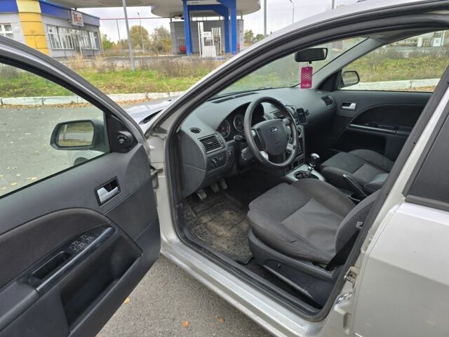 Серый Форд Мондео, объемом двигателя 1.8 л и пробегом 306 тыс. км за 2999 $, фото 8 на Automoto.ua