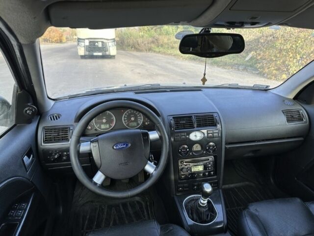 Серый Форд Мондео, объемом двигателя 2 л и пробегом 390 тыс. км за 2000 $, фото 4 на Automoto.ua