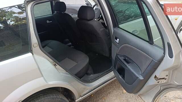 Сірий Форд Мондео, об'ємом двигуна 2 л та пробігом 326 тис. км за 1950 $, фото 1 на Automoto.ua