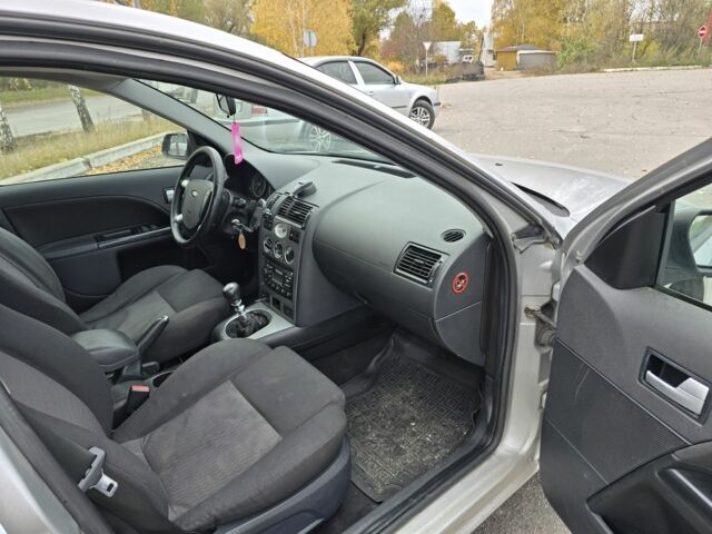 Серый Форд Мондео, объемом двигателя 1.8 л и пробегом 306 тыс. км за 2999 $, фото 11 на Automoto.ua