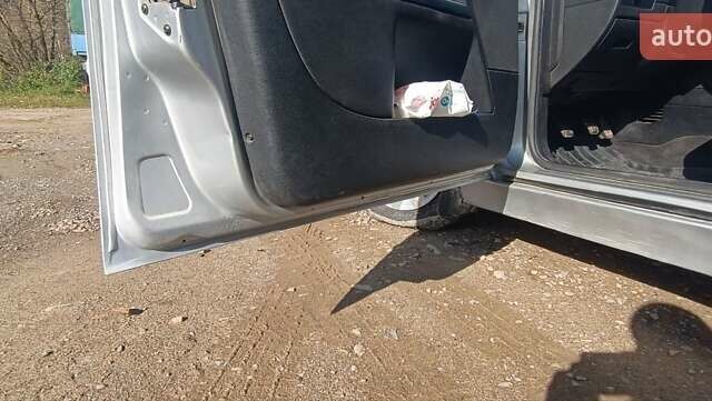 Сірий Форд Мондео, об'ємом двигуна 2 л та пробігом 412 тис. км за 3100 $, фото 15 на Automoto.ua