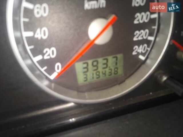 Серый Форд Мондео, объемом двигателя 2 л и пробегом 320 тыс. км за 3649 $, фото 3 на Automoto.ua