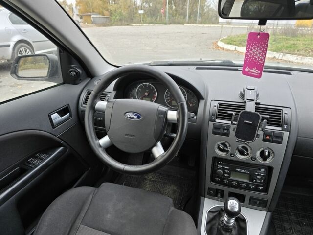 Серый Форд Мондео, объемом двигателя 1.8 л и пробегом 306 тыс. км за 2999 $, фото 9 на Automoto.ua