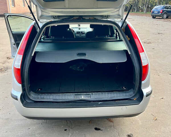 Форд Мондео 2003 в Млынове на Automoto.ua Серый Форд Мондео, объемом двигателя 1.8 л и пробегом 273 тыс. км за 3500 $, фото 19 на Automoto.ua