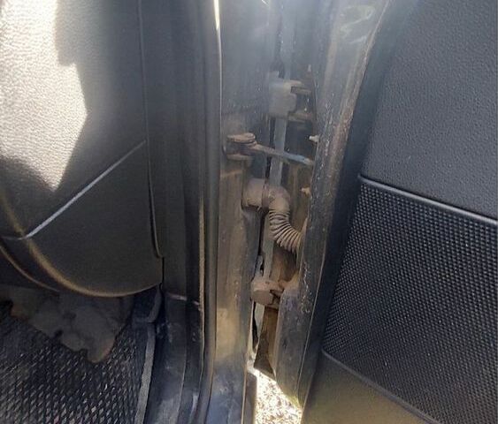 Серый Форд Мондео, объемом двигателя 2 л и пробегом 430 тыс. км за 1600 $, фото 13 на Automoto.ua