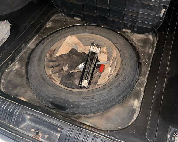 Сірий Форд Мондео, об'ємом двигуна 2 л та пробігом 390 тис. км за 3100 $, фото 7 на Automoto.ua