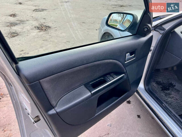 Форд Мондео 2003 в Млынове на Automoto.ua Серый Форд Мондео, объемом двигателя 1.8 л и пробегом 273 тыс. км за 3500 $, фото 14 на Automoto.ua